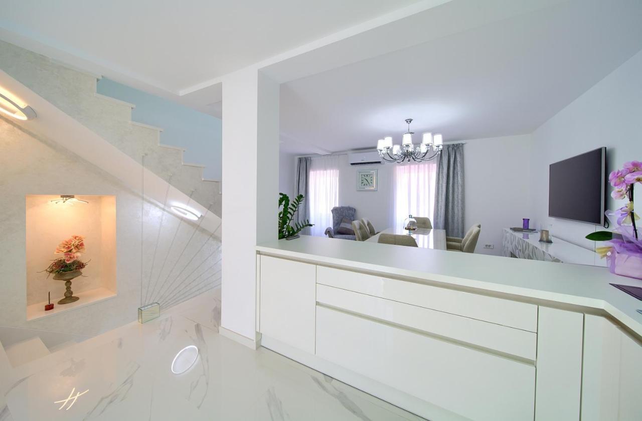 Casa Aurelia - Aurelia Design Apartment Кърк Екстериор снимка