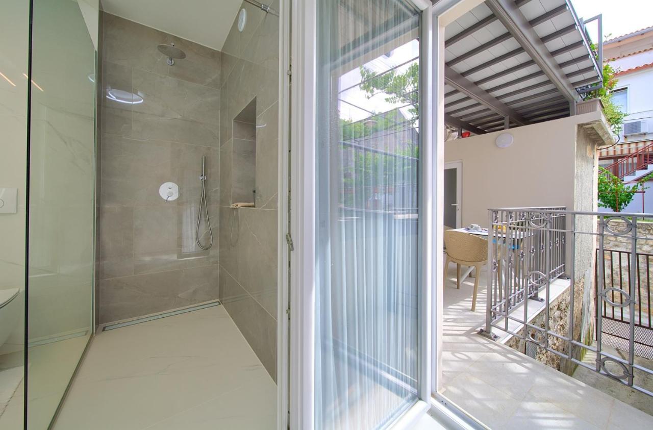 Casa Aurelia - Aurelia Design Apartment Кърк Екстериор снимка
