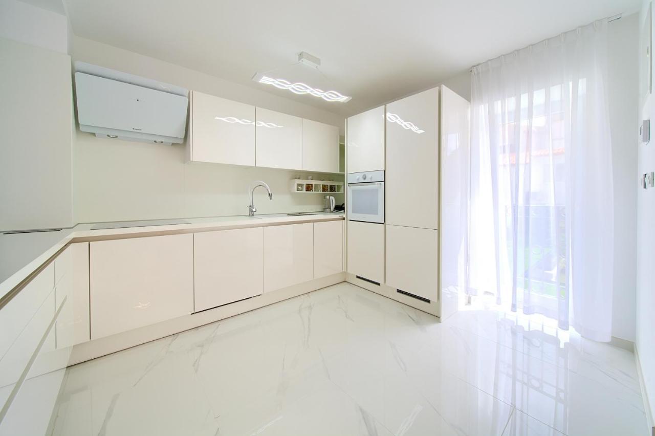 Casa Aurelia - Aurelia Design Apartment Кърк Екстериор снимка