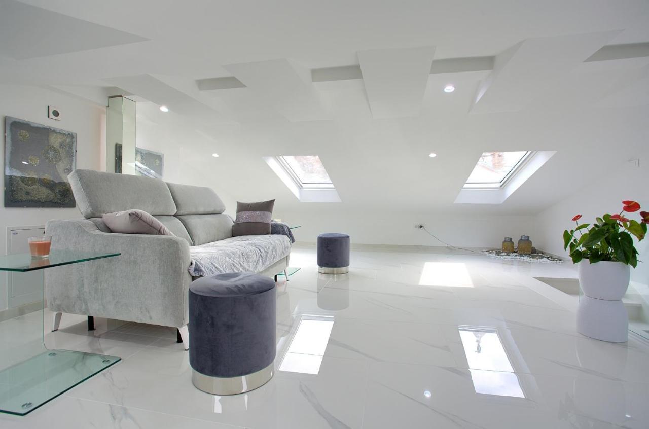 Casa Aurelia - Aurelia Design Apartment Кърк Екстериор снимка