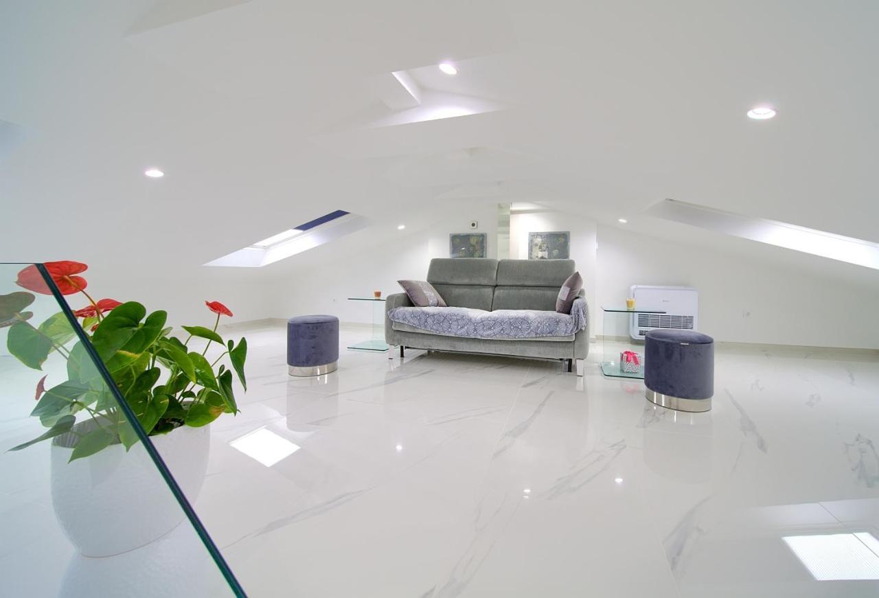 Casa Aurelia - Aurelia Design Apartment Кърк Екстериор снимка