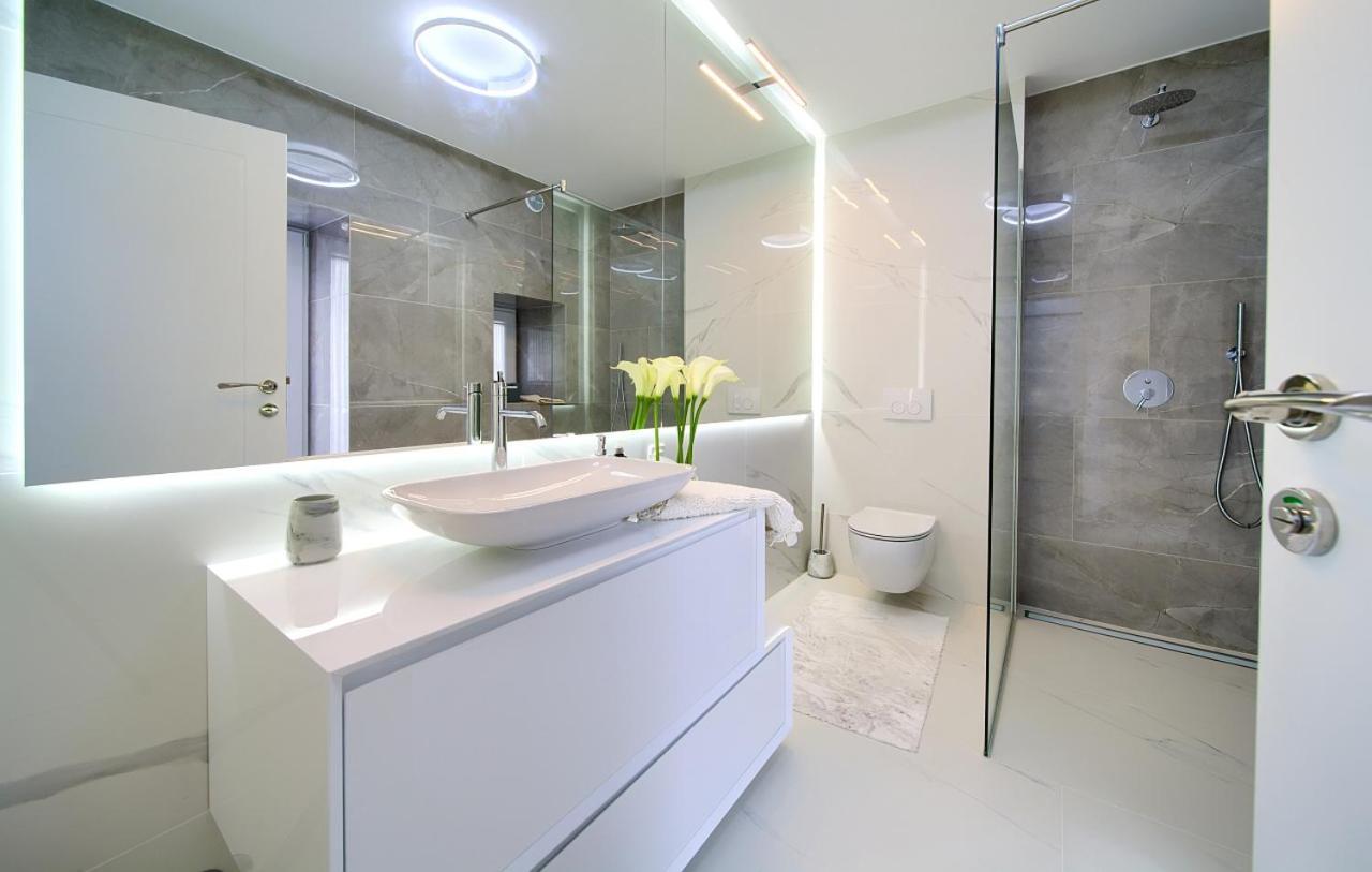 Casa Aurelia - Aurelia Design Apartment Кърк Екстериор снимка